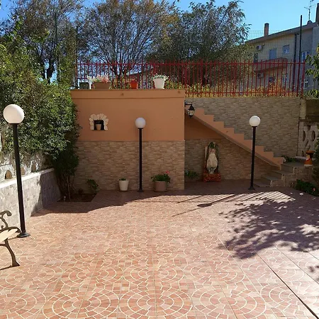 Shabby Chic Con Cucina E Giardino Privato Apartman