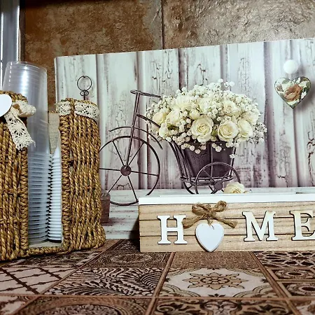 Apartamento Shabby Chic Con Cucina E Giardino Privato