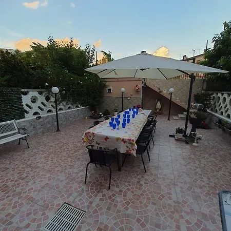 Shabby Chic Con Cucina E Giardino Privato