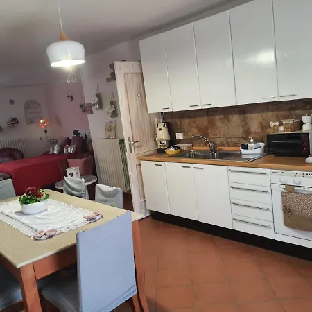 Shabby Chic Con Cucina E Giardino Privato Lägenhet *