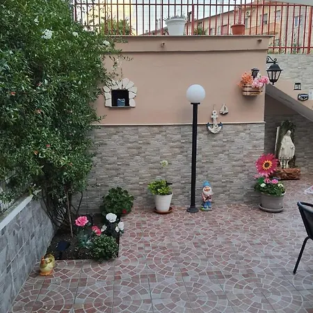 Lägenhet Shabby Chic Con Cucina E Giardino Privato *