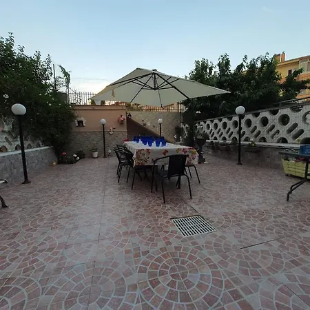 Apartamento Shabby Chic Con Cucina E Giardino Privato