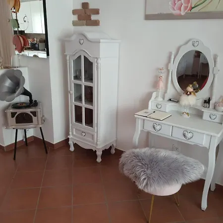 Shabby Chic Con Cucina E Giardino Privato Apartman Pomarico