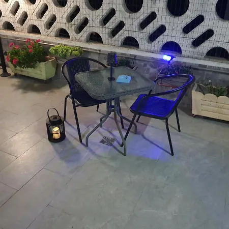 Apartamento Shabby Chic Con Cucina E Giardino Privato