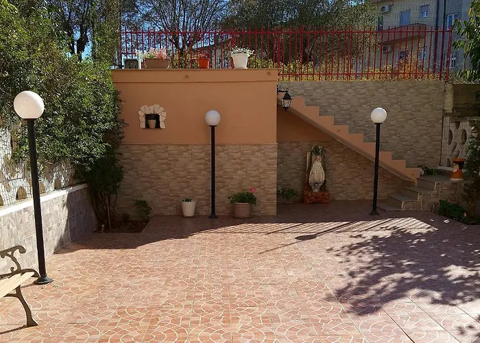 Shabby Chic Con Cucina E Giardino Privato Appartement