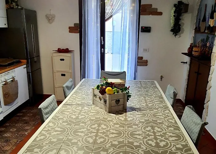Shabby Chic Con Cucina E Giardino Privato * Pomarico