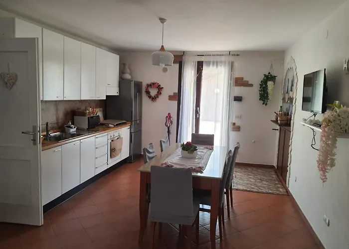 Shabby Chic Con Cucina E Giardino Privato Pomarico