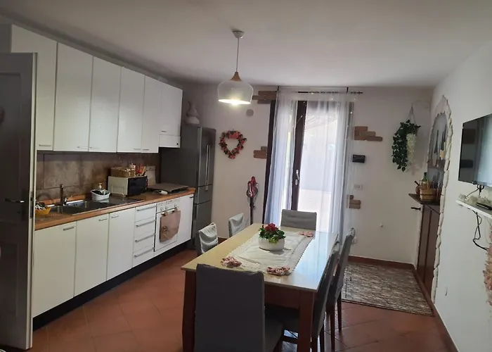 Shabby Chic Con Cucina E Giardino Privato