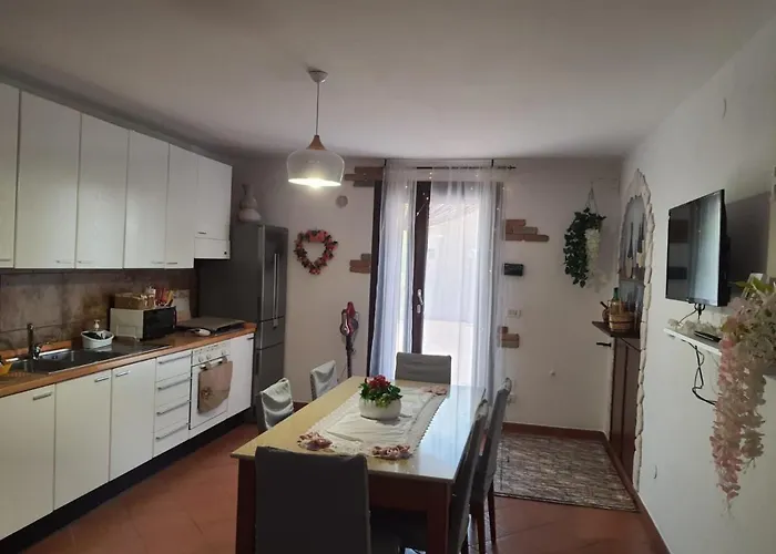 Shabby Chic Con Cucina E Giardino Privato