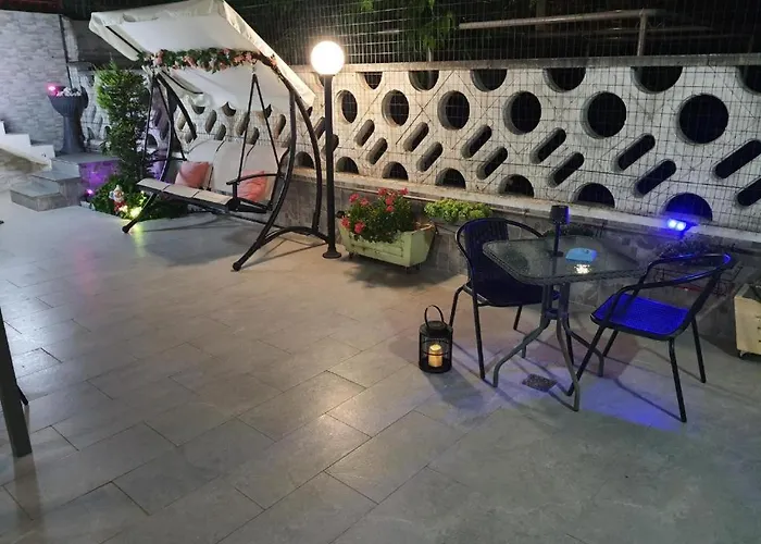 Shabby Chic Con Cucina E Giardino Privato